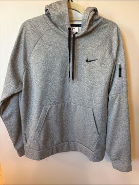 NWOT Nike Therma-Fit Grey Hooded Sweatshirt